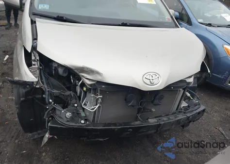 2017 Toyota Sienna Xle 7 Passenger z USA, uszkodzony, nr VIN 5TDDZ3DC4HS182078